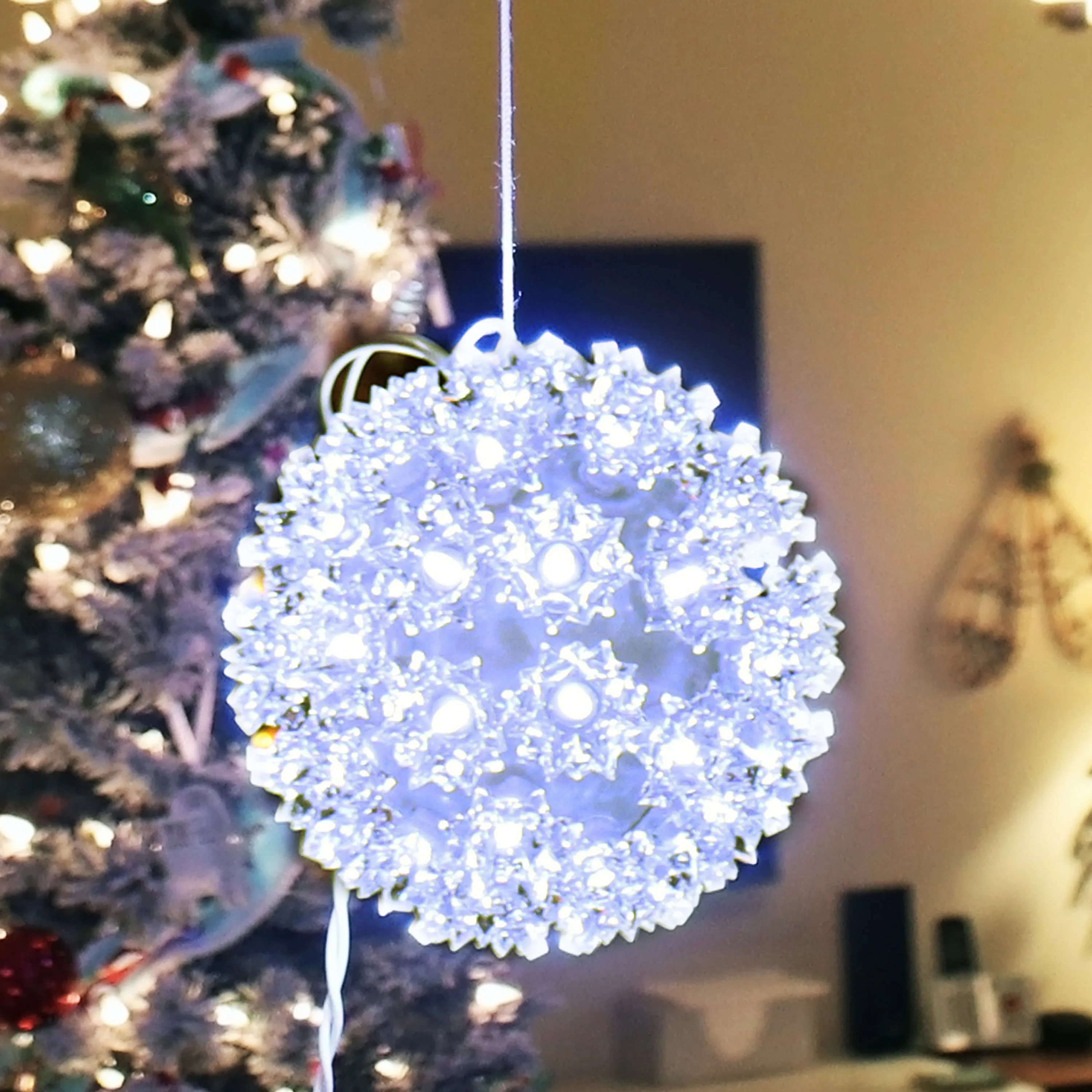 Sunnydaze 5" Lighted Hanging Ball Ornament with 5mm Wide Angle Bulbs